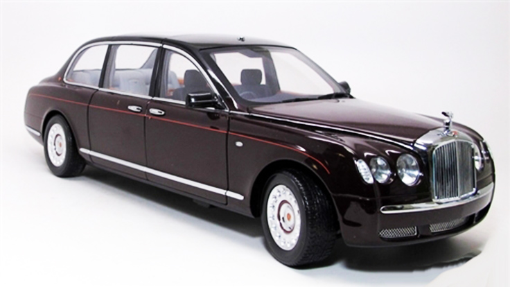 Queen-Elizabeth-Bentley-State-Limousine