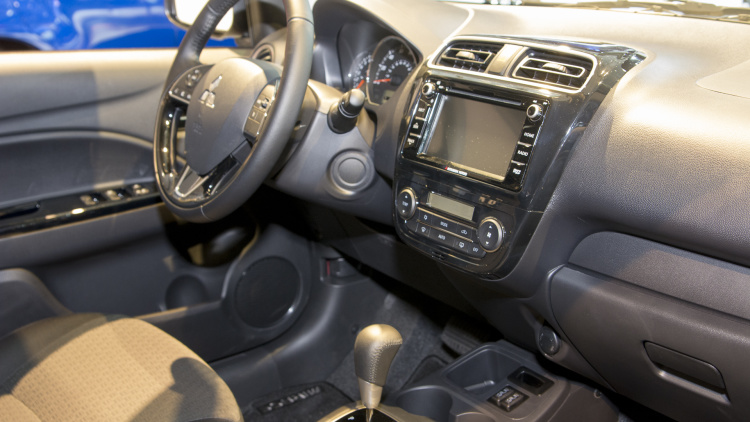 Mitsubishi Mirage Hatchbak interior