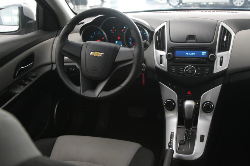 2015 Chevrolet Cruze Ls • 