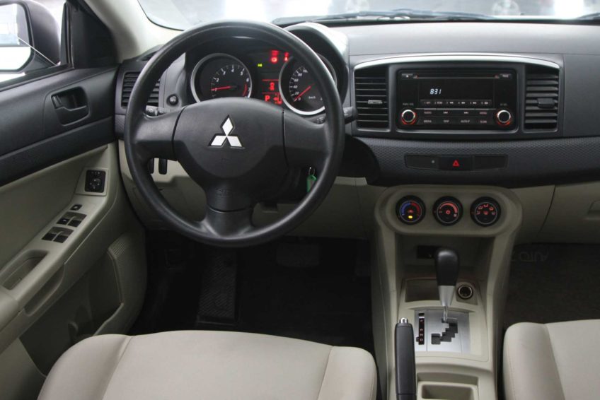 Mitsubishi lancer 9 интерьер